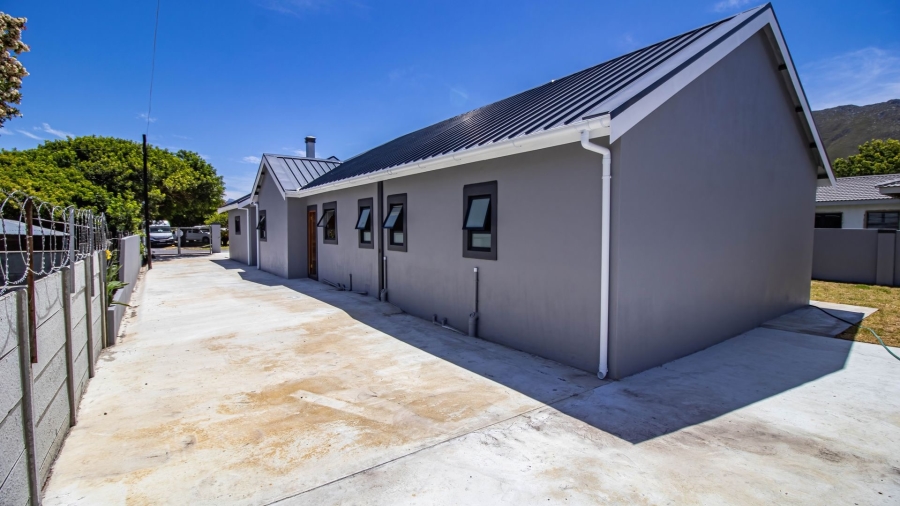 4 Bedroom Property for Sale in Kleinmond Western Cape